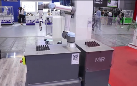 MiR200配UR5机器人手臂，无需视觉，精准定位，移动抓取 (62播放)